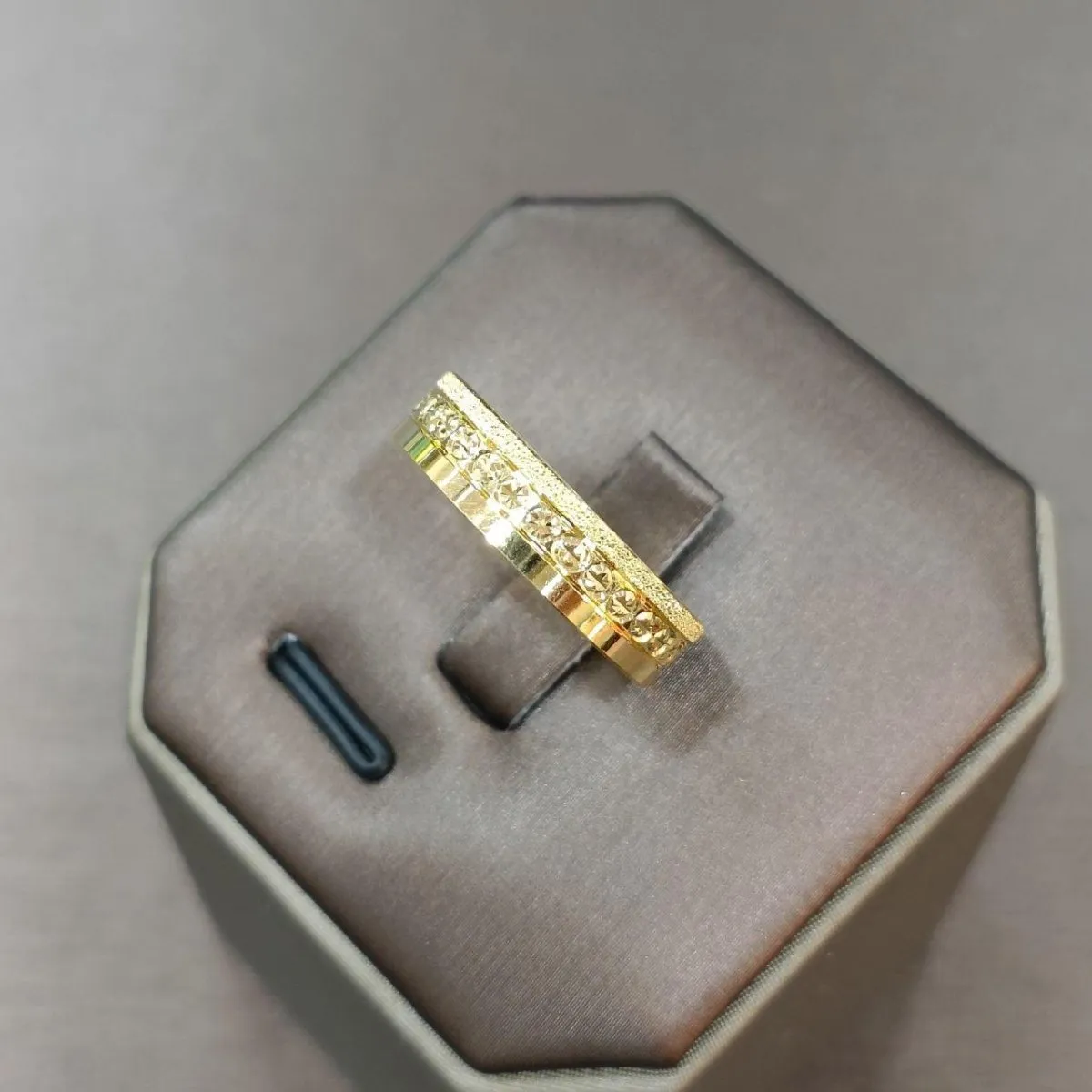 22k / 916 Gold Band Ring by Best Gold Shop