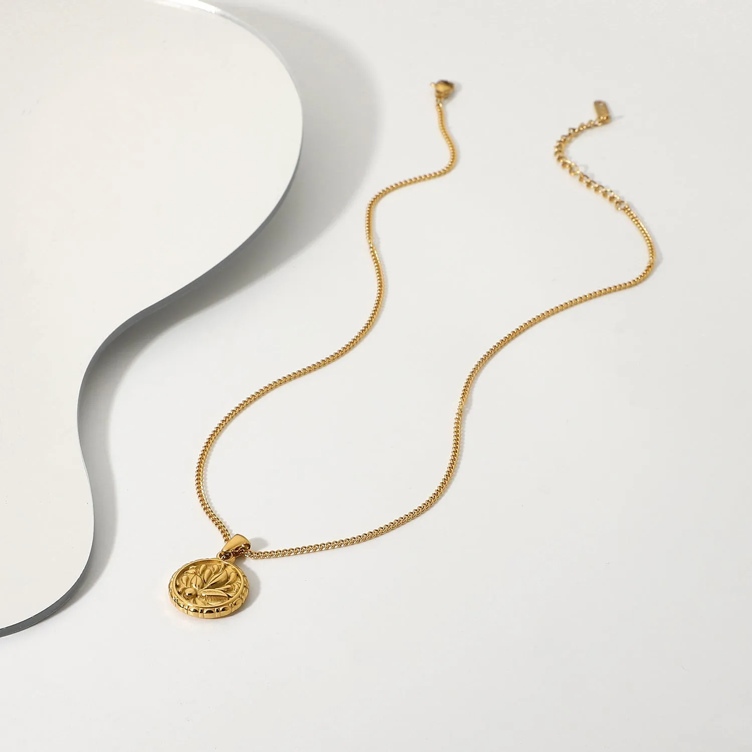 Heliodora Necklace