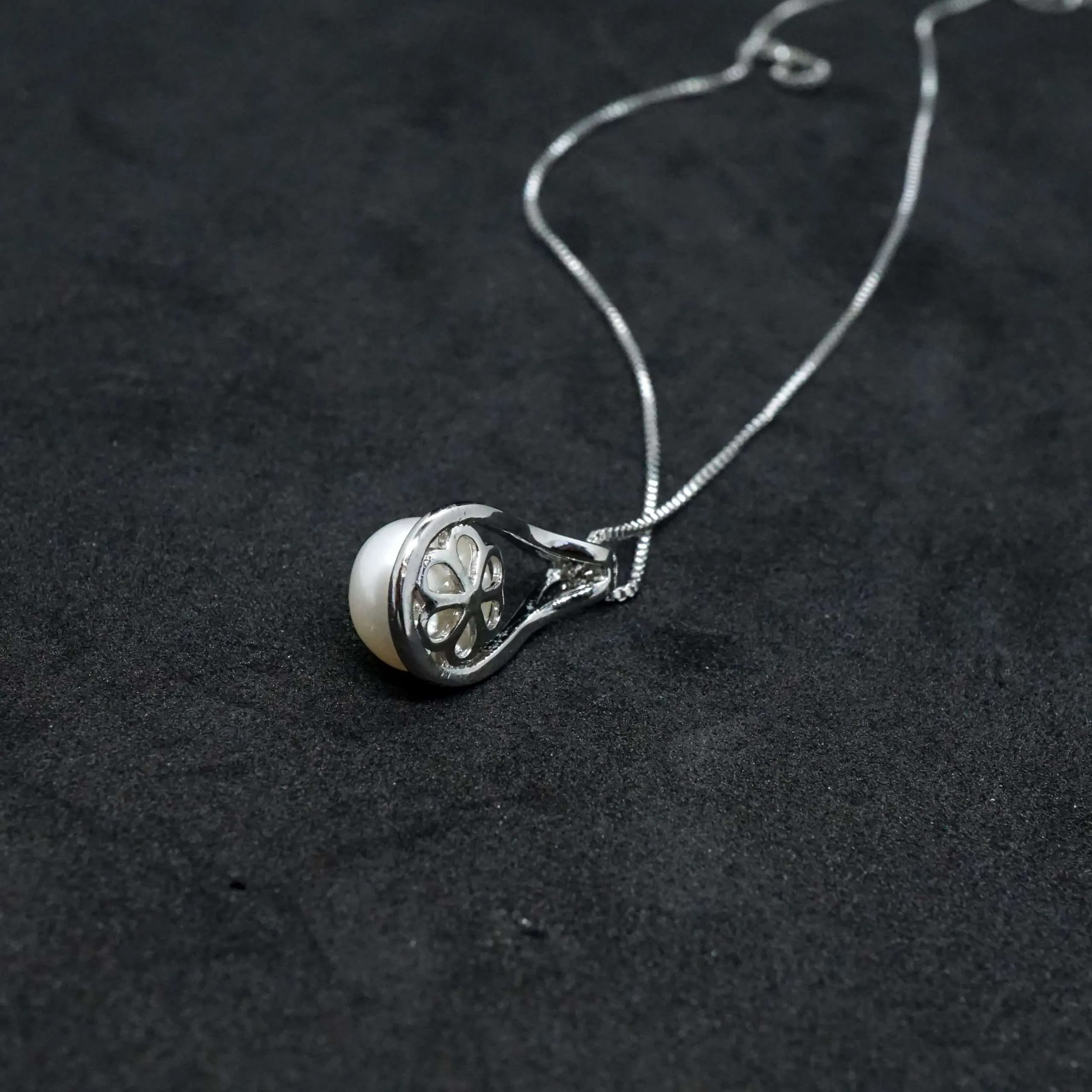 Zara X - White Pearl Silver Pendant