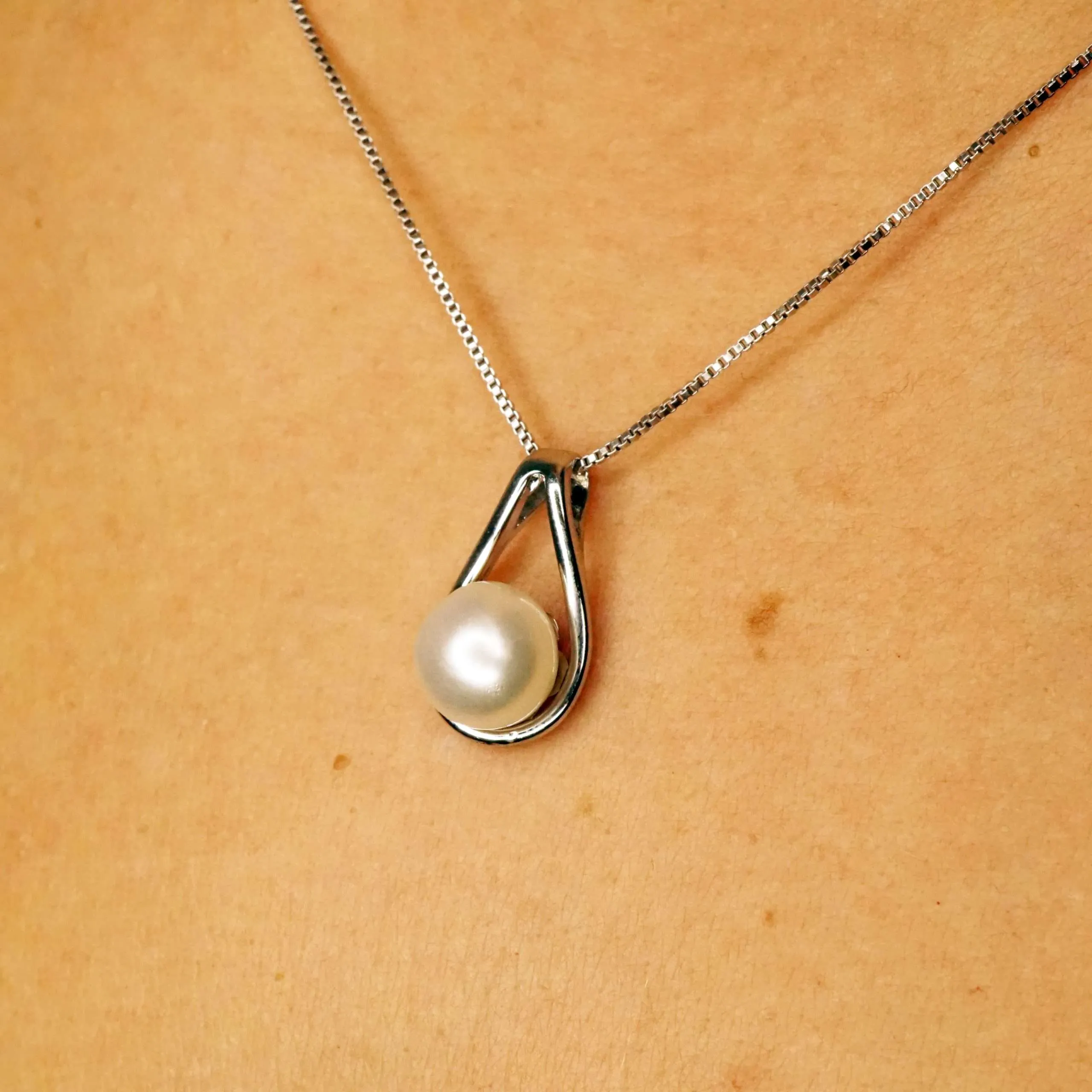 Zara X - White Pearl Silver Pendant